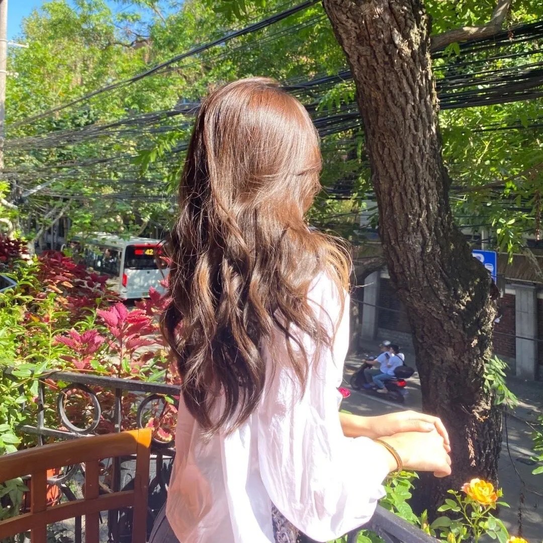 左撇子女人
